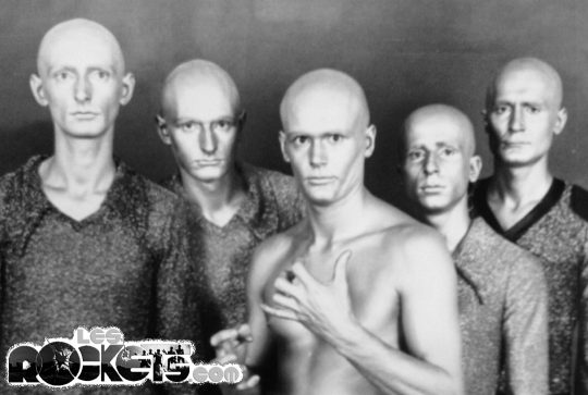 Les ROCKET MEN nel 1974, da sinistra a destra: Guy Maratrat, Alain Maratrat, Christian Le Bartz, 'Little' Gï¿½ï¿½rard L'Her e Patrick Mallet - © LesROCKETS.com