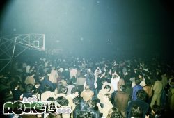 Il pubblico al Palalido di Milano subito dopo i disordini - Photo by A. D'Andrea - © LesROCKETS.com