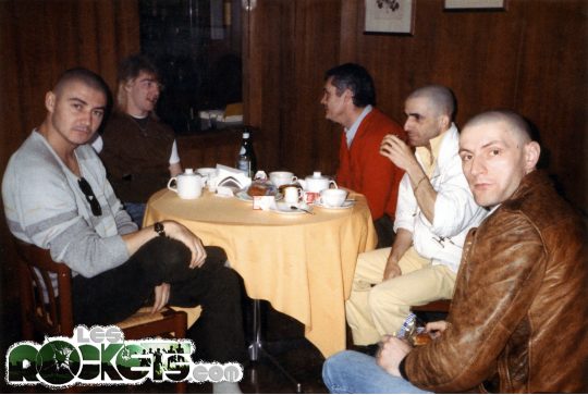 I ROCKETS a colazione. Da sinistra Fabrice Quagliotti, Paul Turley che parla con Christian Le Bartz, Little G��rard L'Her ed Alain Maratrat - © LesROCKETS.com