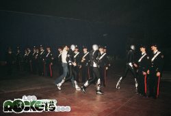 Schieramento di Carabinieri al termine di un concerto dei ROCKETS nel 1980 - Photo by A. D'Andrea - © LesROCKETS.com