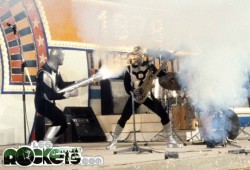 ROCKETS in azione sul palco del Pesaro Musica Estate 1978 - © LesROCKETS.com