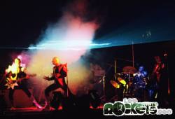ROCKETS live nel 1977, la macchina del fumo in azione - © LesROCKETS.com