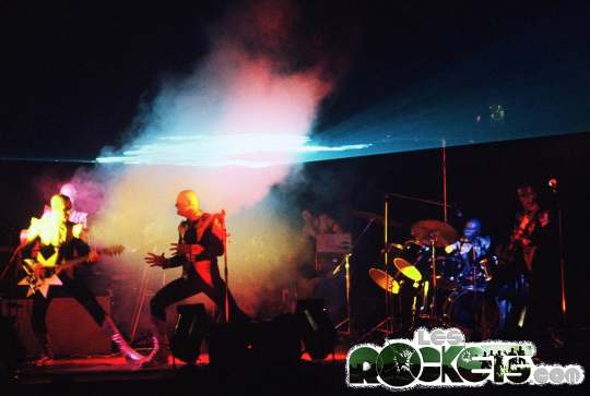 ROCKETS live nel 1977, la macchina del fumo in azione - © LesROCKETS.com