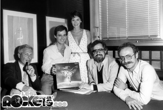 La firma del contratto tra la CGD e la Montage Records - © LesROCKETS.com